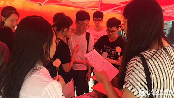 52e6dd25809d55a49dde22b0c6c1ee98.jpg 学校新闻图片格式.jpg