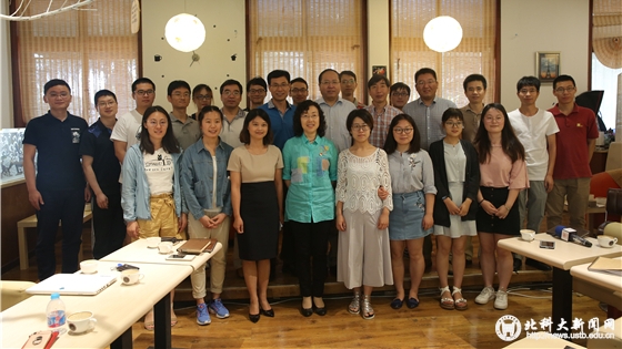 0343b3453733b8fe27cee96ff80915fb.jpg 3 参与活动人员大合影.JPG
