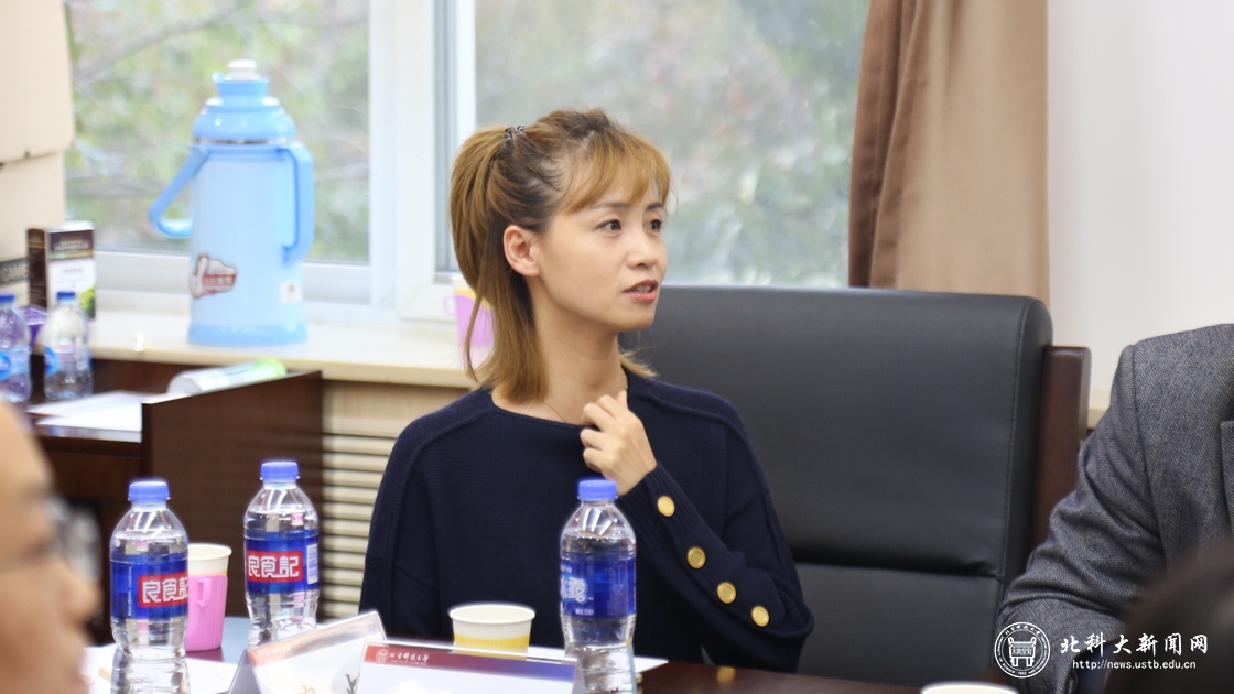 e65da4ca3c2006eda1b169ab2c6a27f5.jpg 青年教师代表.jpg