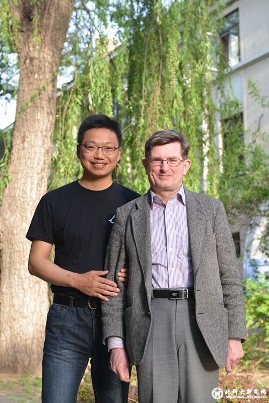 ab1a29a4ced1657f1e0f4ca125b891a7.jpg Mark Buck 夏延华 合影_副本.jpg