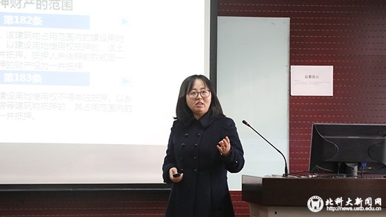 李莉.jpg