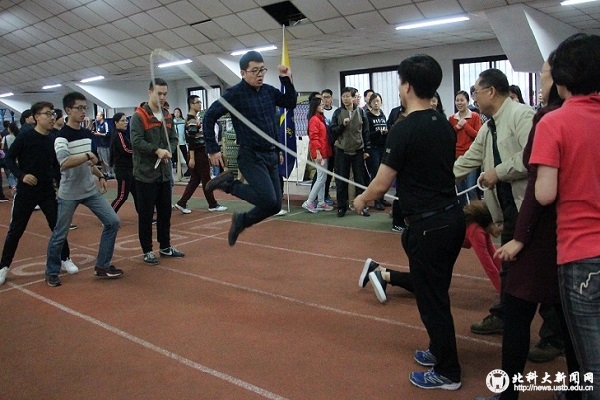 82e0fe0ee1ec1da9e3857b824b31d210.jpg 2016年跳绳00.jpg