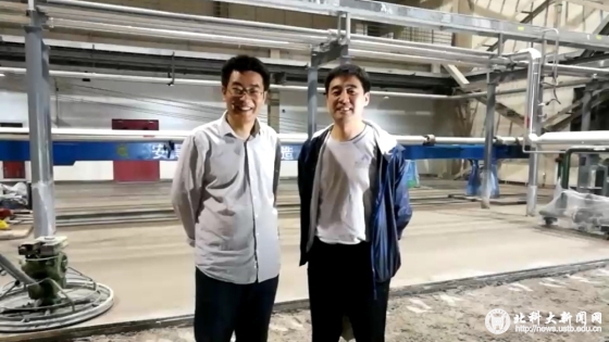 98420e8ae1f4f4d7121dff8d0873aec9.jpg 张总-薛-560-315.jpg