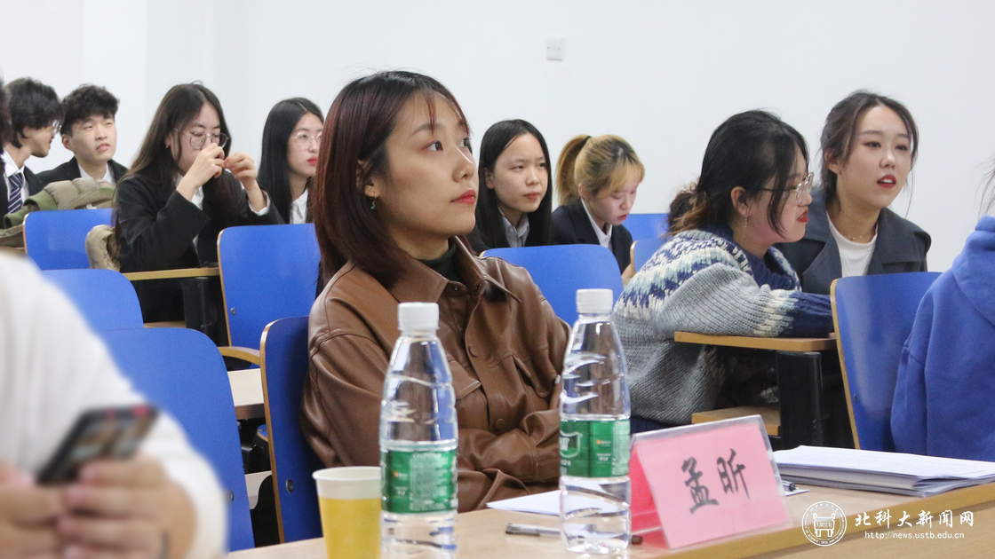7fe99b78ce38851cb4ffa01ecac5b896.png 孟昕.png