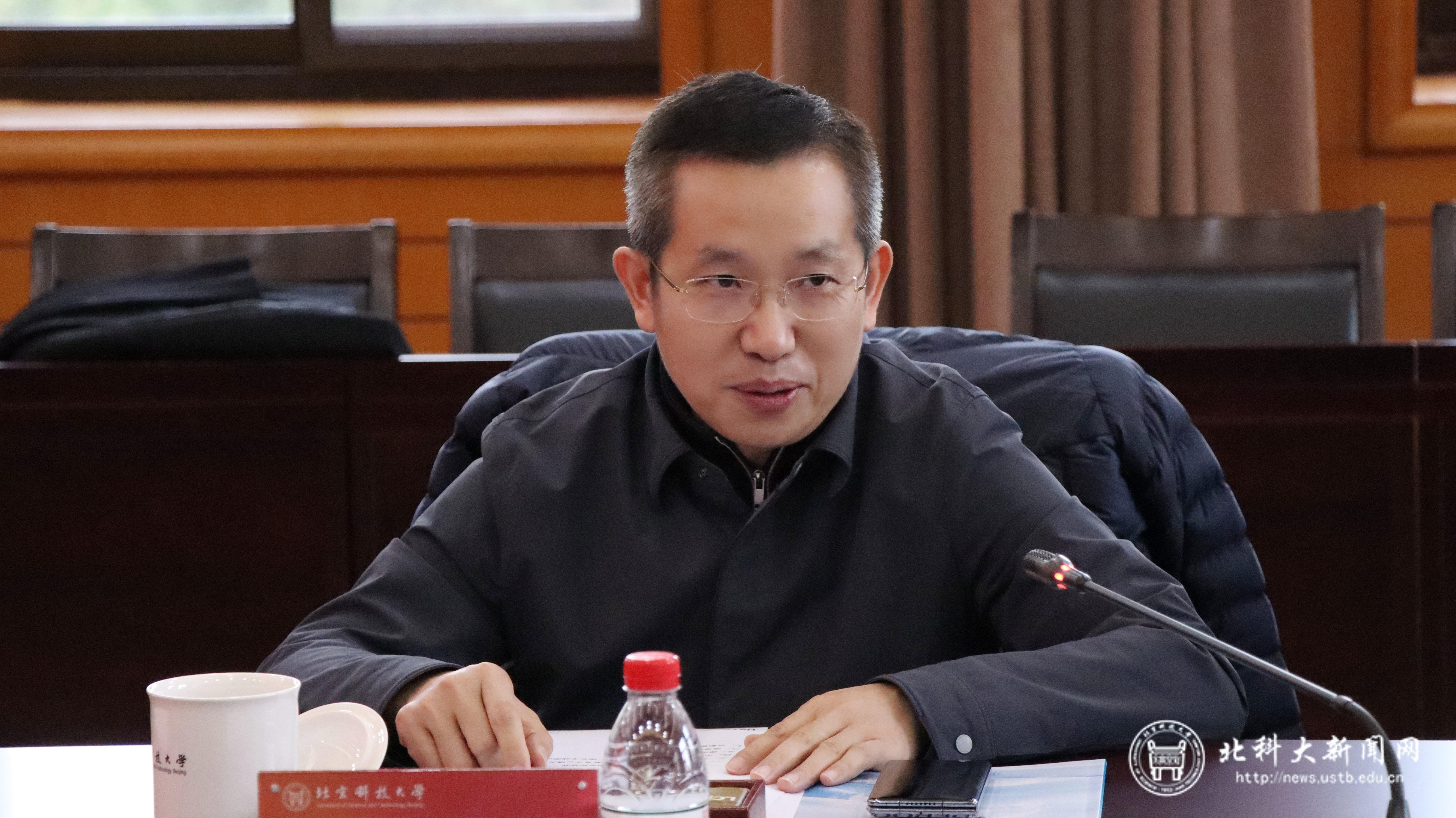 8737d4db2fbd75e18a65afd5fb1a7a6f