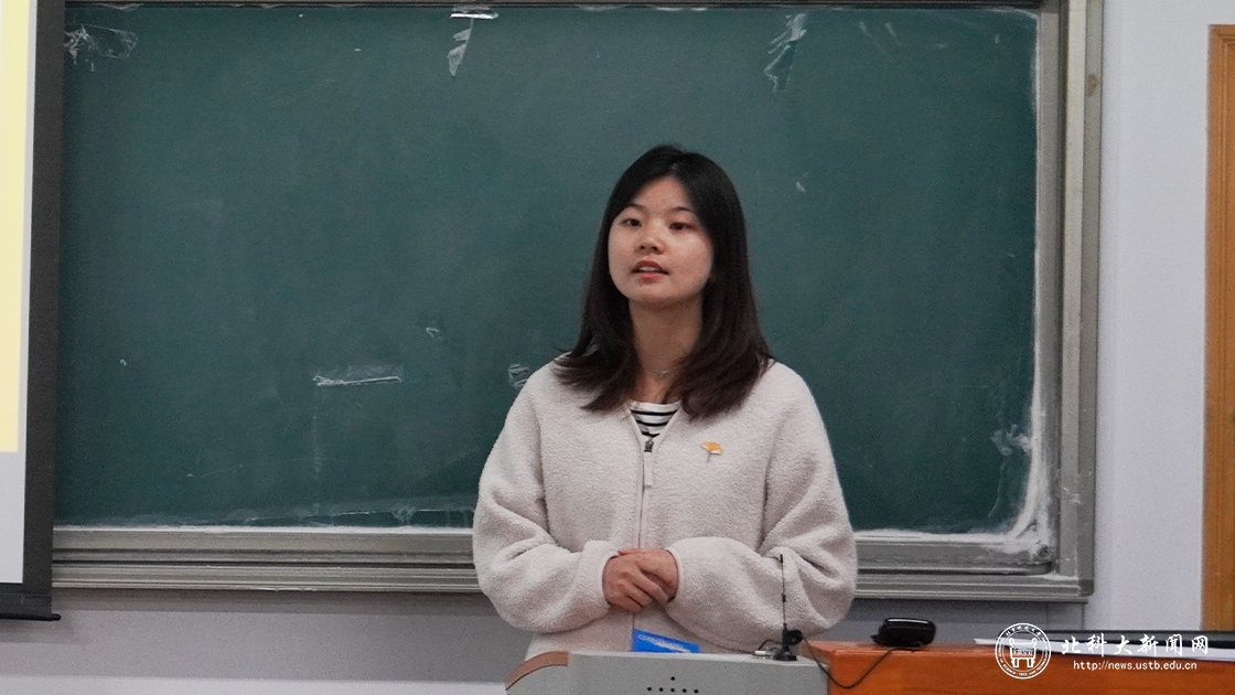 e6c308994a2e8ff8df7d40d1dc27f150.jpg 何导.jpg