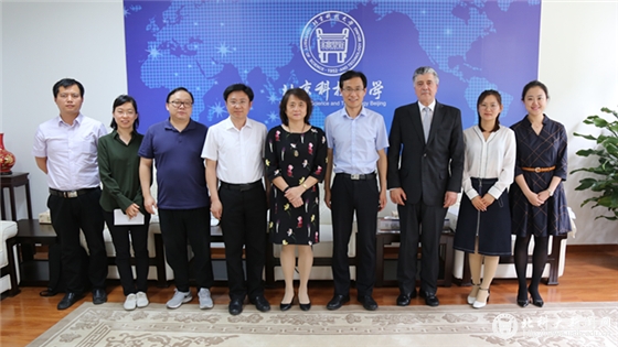 0caa434d08c8b3e6669ada937e532179.jpg 合影.jpg