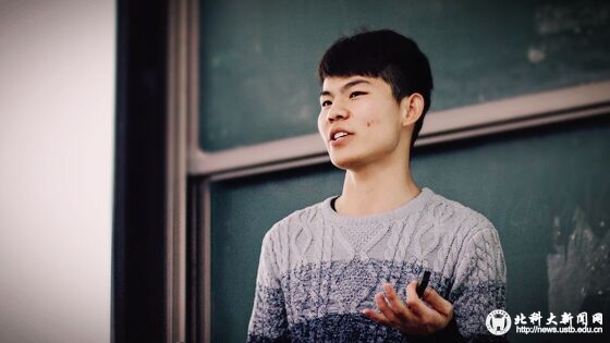 42d0e5a8e2c5d70e2f0c29221773d215.jpg 5.胡晓波.jpg