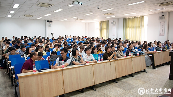 e04bdbc96f7befb192c256354653aafc.jpg 现场.jpg