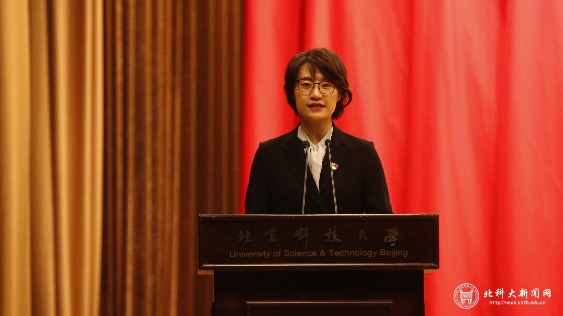 5a10da05cc62535eba8c49195f088a1b.jpg 耿华_副本.jpg