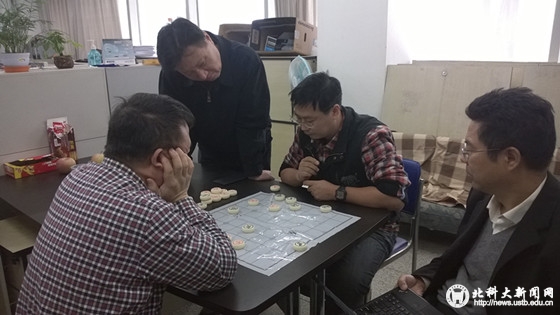 e0fccbb5d37198317470d8d7035d49b3.jpg 下棋.jpg