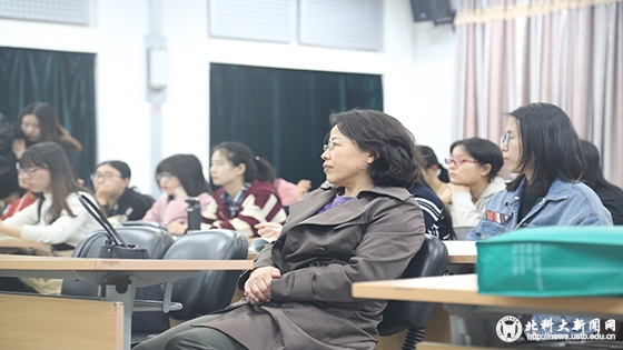 93caa9d544516c33baf97171b54b8822.jpg 时老师听讲.JPG