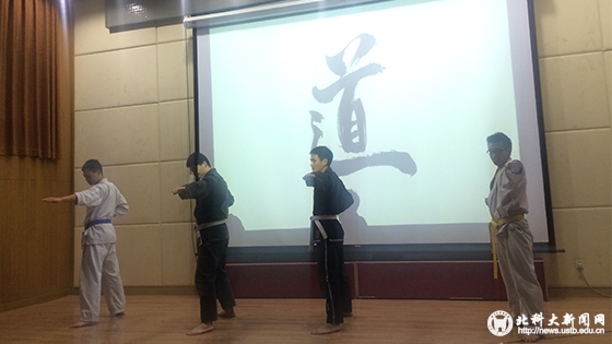 707a144da07651e76bee64e2427b1d9a.jpg 创意年会-空手道表演.jpg