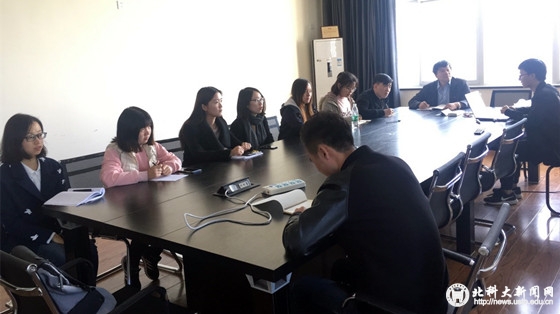 12bc5f18f1b6d0abf84e01e7f3e1faa6.jpg 图一 参与学习的老师和同学们_副本.jpg