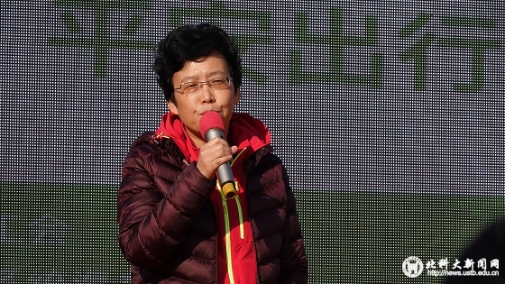 7f006177e21d2bbc8f4c872d422f9b0a.jpg 13-讲话2.jpg