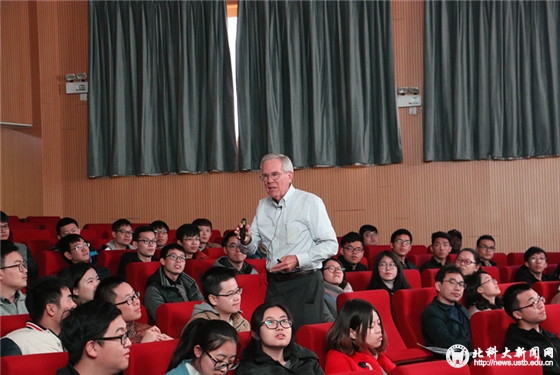 e9958f2f61b22f9135737b1ebf7310cf.jpg 美国工程院院士来我院作学术讲座 (21)_副本.jpg