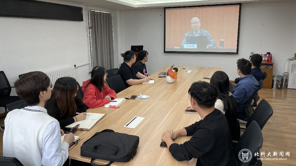 f4599c67bb1b7f1020d5300d398068aa.jpg 学校图片.jpg