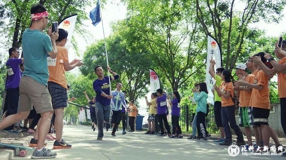 c2a061f19427e3820a8282103c8f5cda.jpg 4.冲向终点.jpg