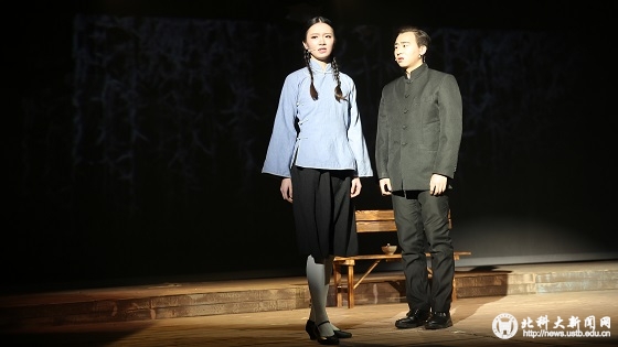 4abf122f162d752c698d68d034d802bb.jpg 2 现场剧照.jpg