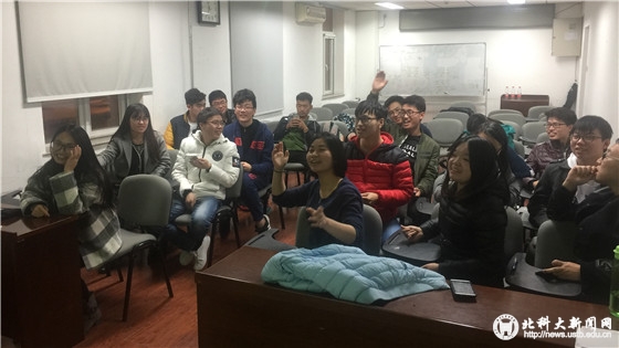 d9614753ff8ef6fc56bbc8a498d8f05b.jpg 同学积极答题_副本.jpg