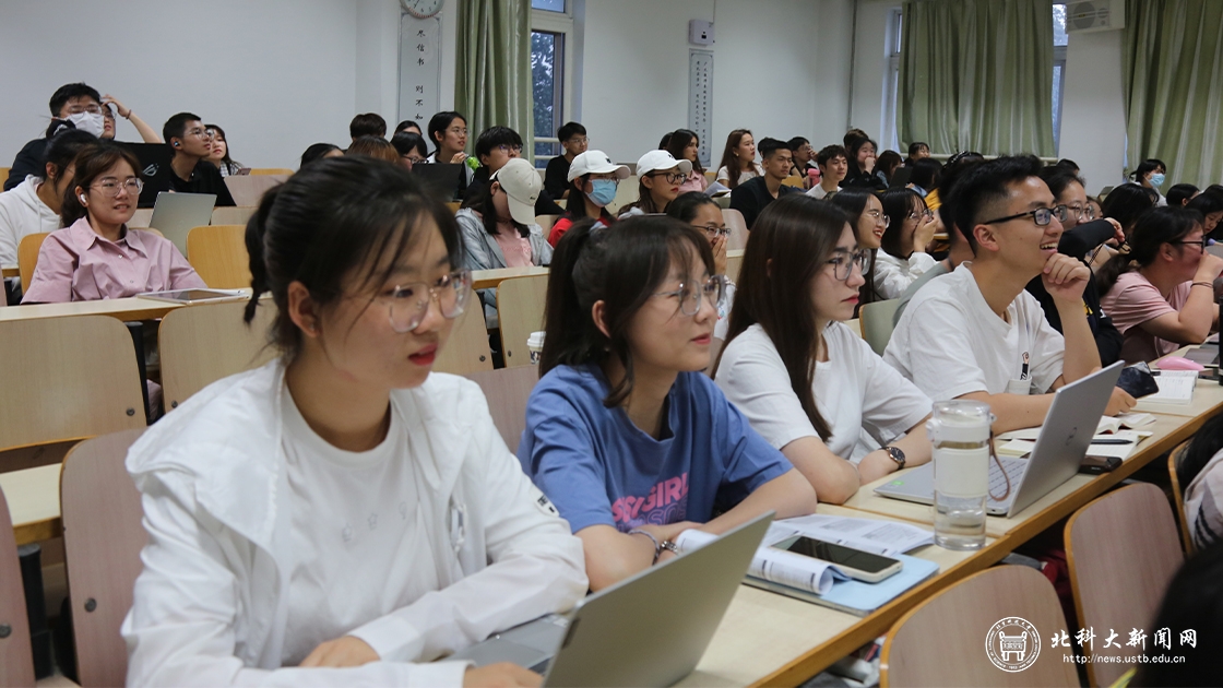 0812ce59d261695e16ce52f8b1c83d02.jpg 观众.jpg