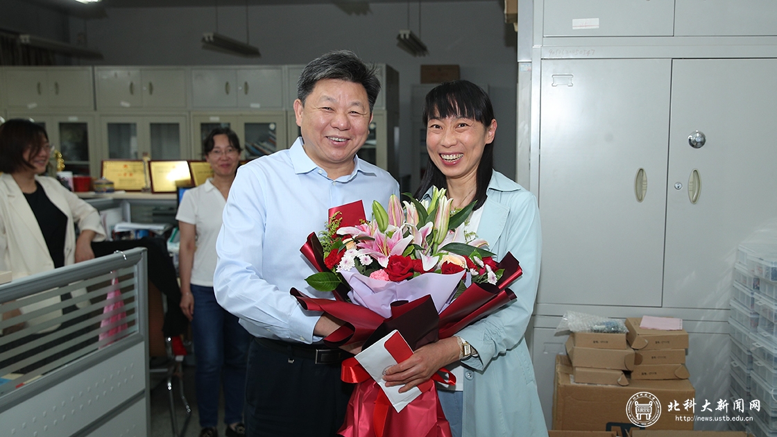 a160950bff9de749324256f923f20765.jpg 合影.jpg